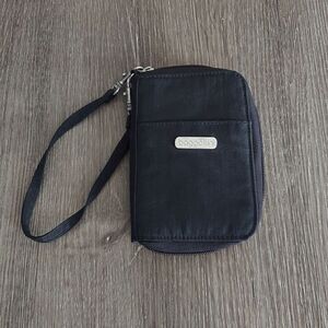 Baggallini Black Nylon Zip Wristlet Wallet ID Credit Card Holder